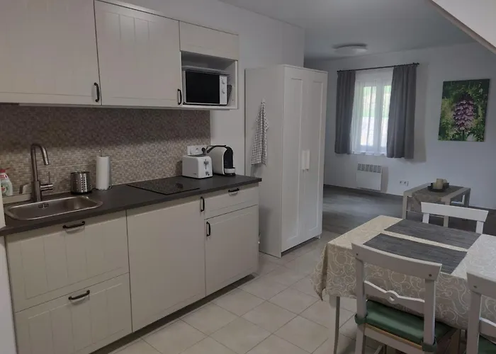 Kosbor Vendeghaz Apartament *