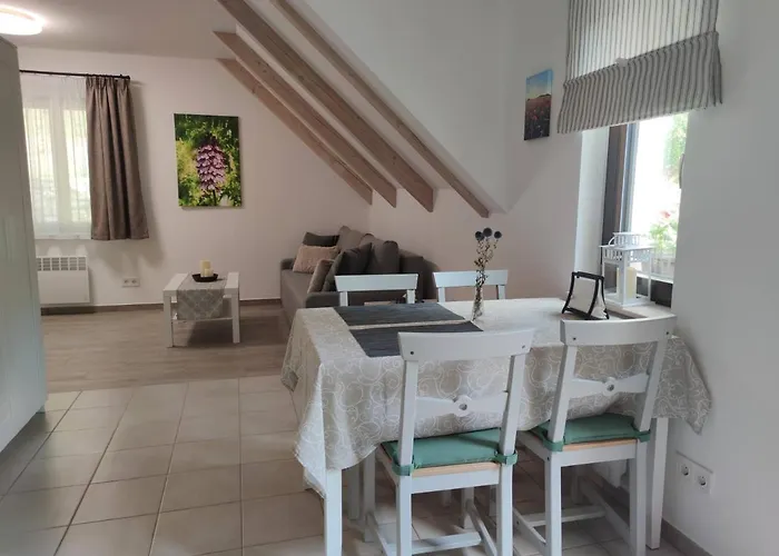 Kosbor Vendeghaz Apartament